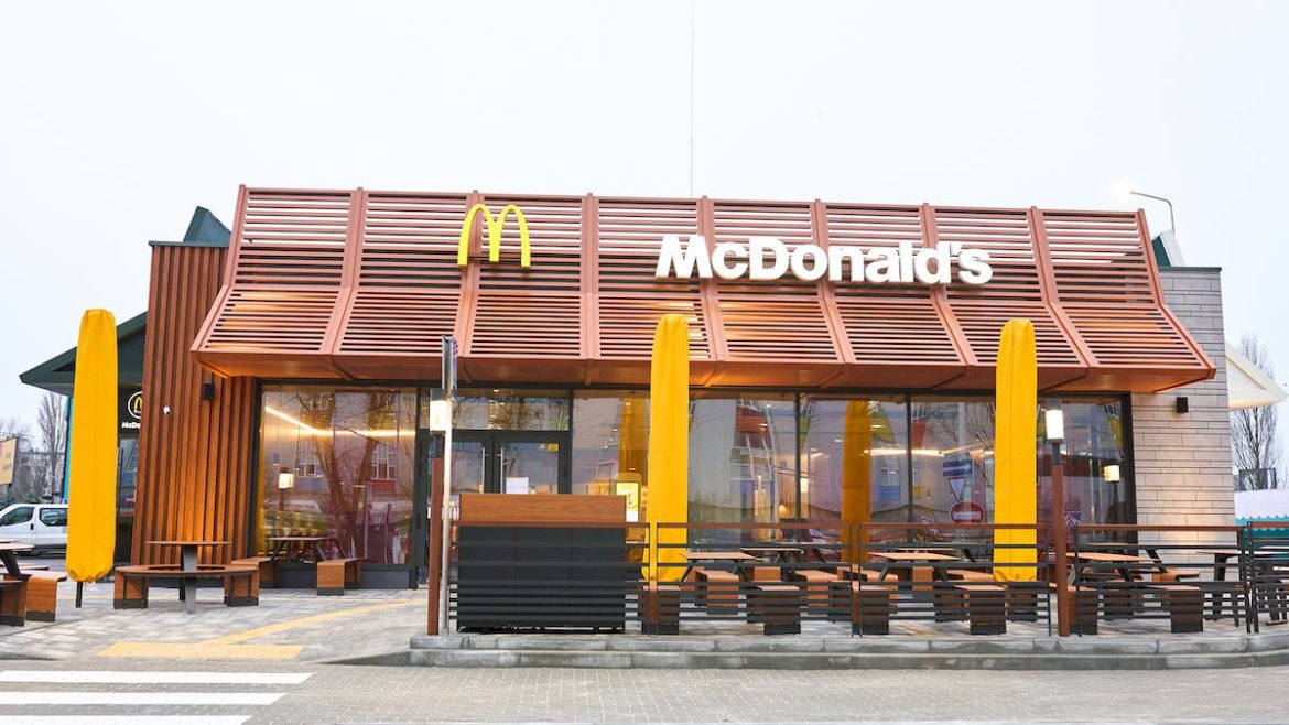 W Szwecji McDonald’s wprowadził różowe menu z McFlurry, frytkami McShaker i Sakura Sprite