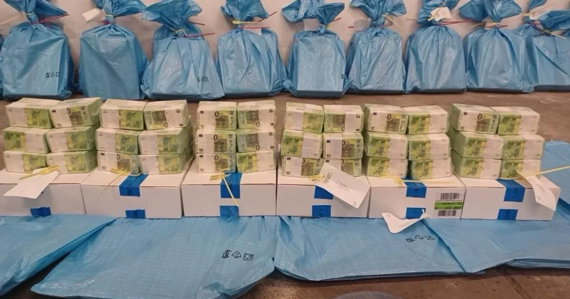 Węgry wstrzymały sprzedaż samochodów Oschadbankowi: gdzie teraz są pieniądze i złoto