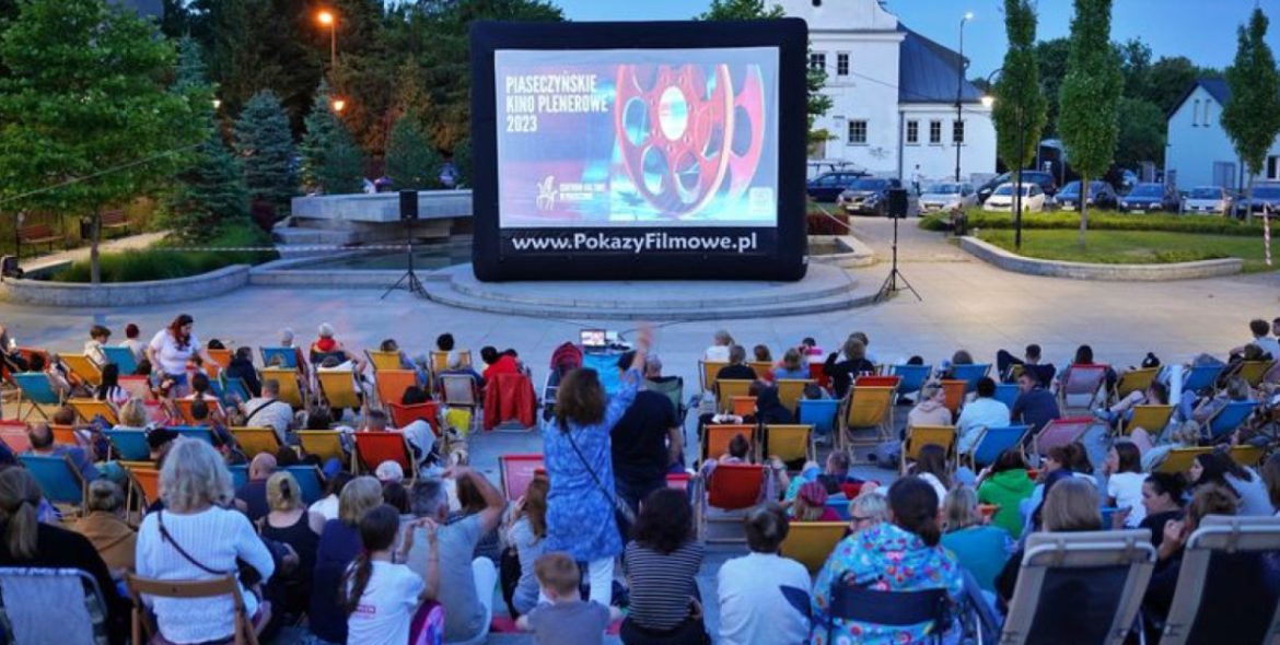 Kino plenerowe Piaseczno 2026. Mieszkańcy głosują na filmy na wakacyjne seanse