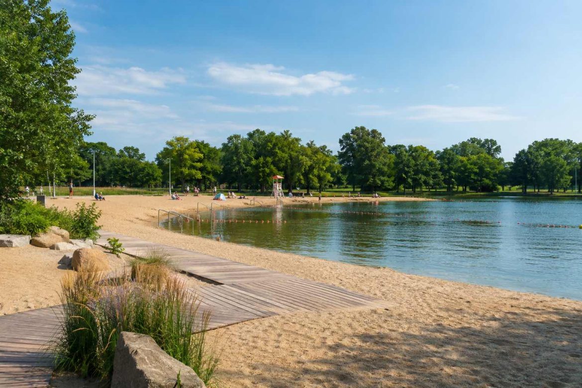 Gdzie kąpać się we Wrocławiu 2026? Otwarte kąpieliska, plaże i bezpieczne miejsca nad wodą