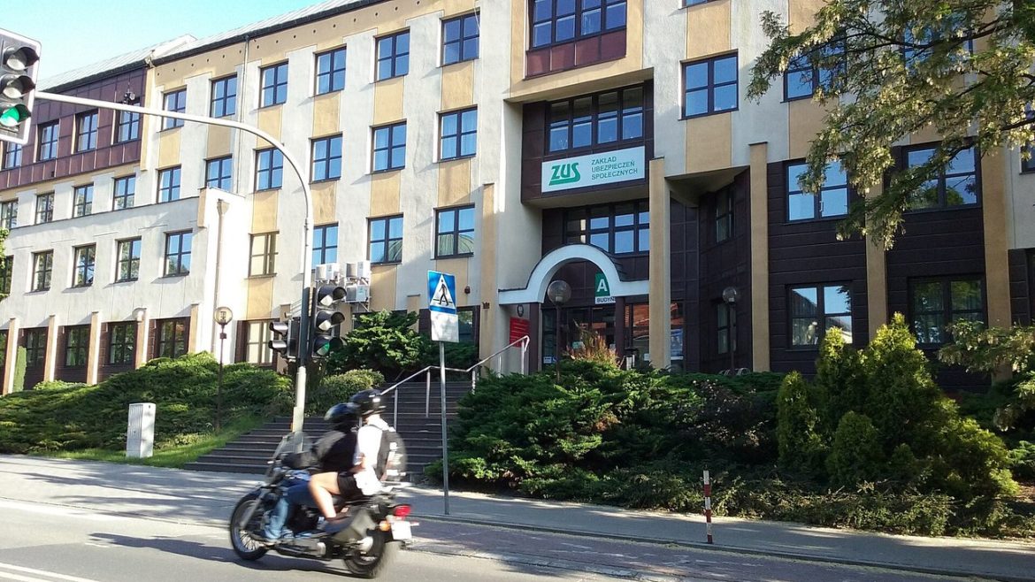Budynek Zakładu Ubezpieczeń Społecznych w Tomaszowie Mazowieckim